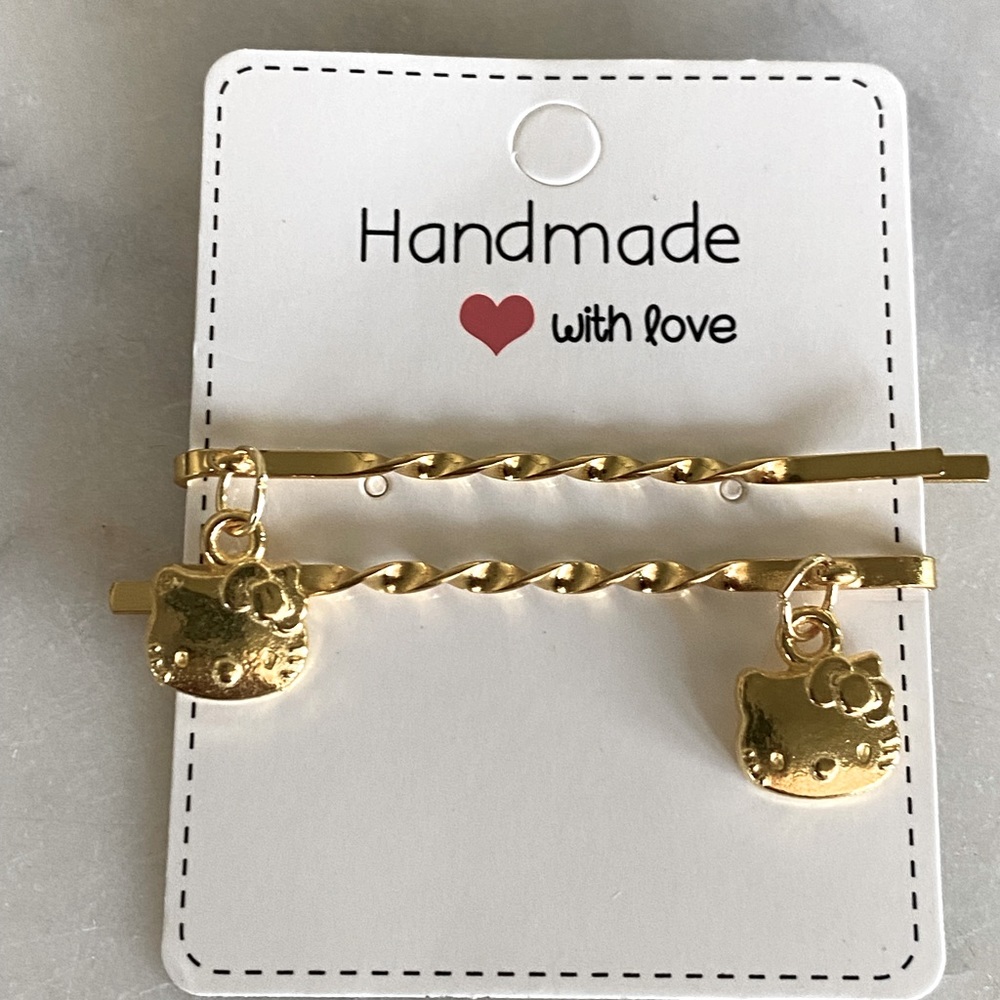 New 2 Pc Hello Kitty Hair Bobbi Pin